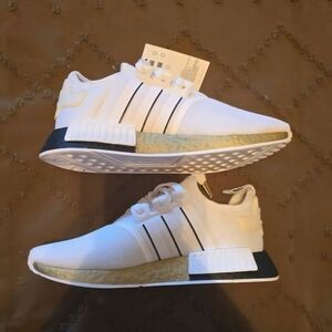 Adidas Men's White and Black NMD_R1
